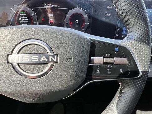 Used 2024 Nissan Ariya FWD image 27