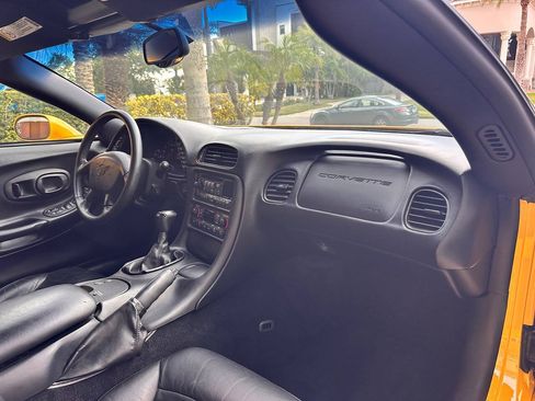 Used 2004 Chevrolet Corvette Convertible w/ Preferred Equipment Group RWD image 69