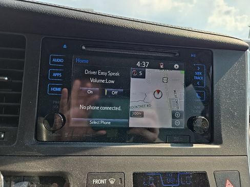 Used 2017 Toyota Sienna XLE Premium AWD/4WD image 21