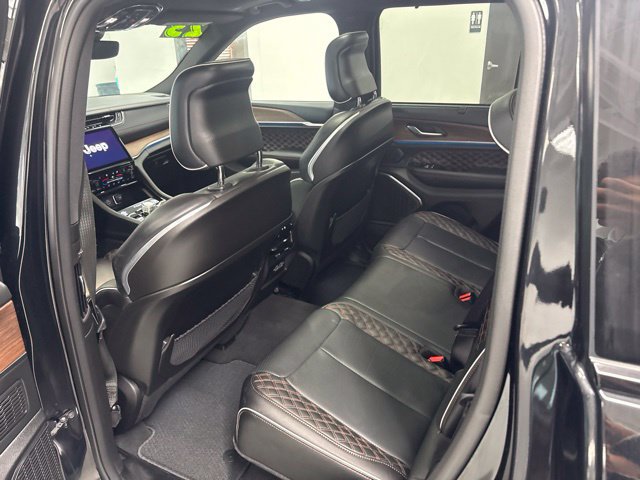 Used 2023 Jeep Grand Cherokee Summit w/ Luxury Tech Group V AWD/4WD image 21