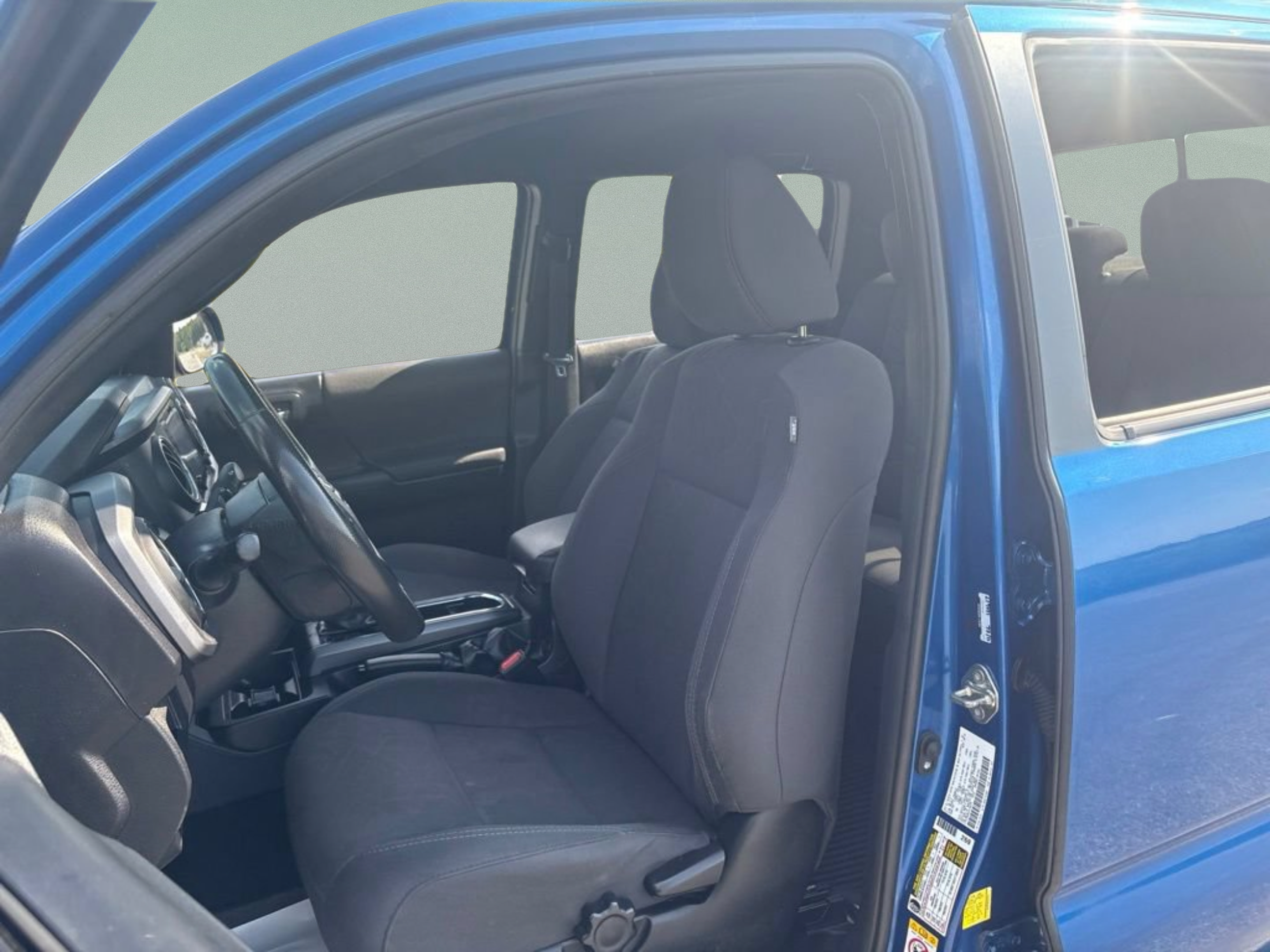 Used 2018 Toyota Tacoma TRD Off-Road AWD/4WD image 20
