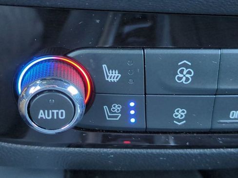 Used 2024 Buick Enclave Premium image 22