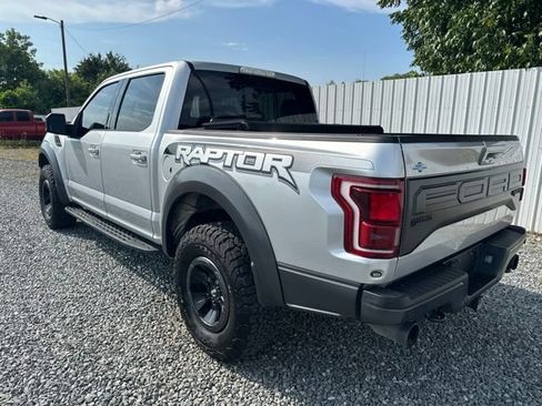 Used 2017 Ford F150 Raptor w/ Equipment Group 802A Luxury AWD/4WD image 3