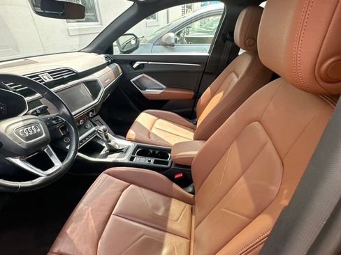Used 2022 Audi Q3 2.0T Premium w/ Convenience Package AWD/4WD image 4