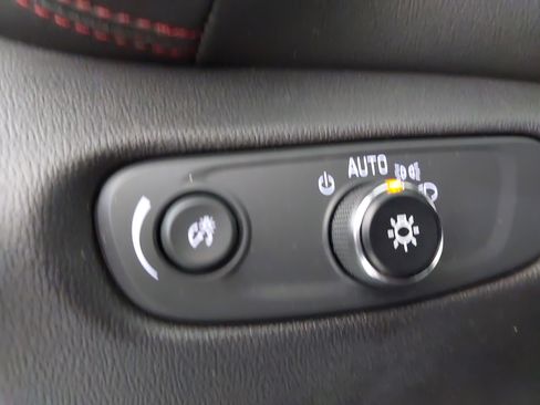 New 2023 Chevrolet Blazer RS w/ Enhanced Convenience Package FWD image 24