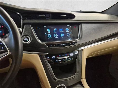 Used 2018 Cadillac XT5 AWD image 15