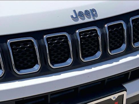 Used 2023 Jeep Compass Latitude AWD/4WD image 29