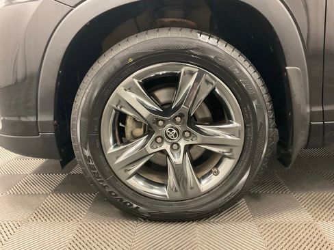 Used 2018 Toyota Highlander Limited Platinum AWD/4WD image 14