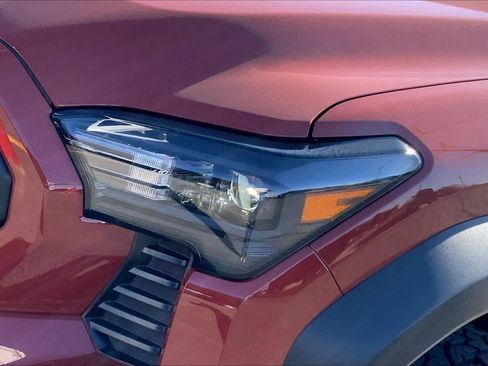 Used 2025 Toyota Tacoma TRD Off-Road image 27