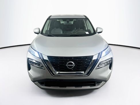 Used 2023 Nissan Rogue SV FWD image 2