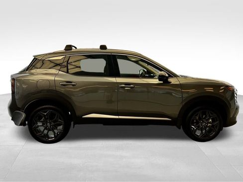 New 2026 Nissan Kicks SR w/ Illumination Package image 7