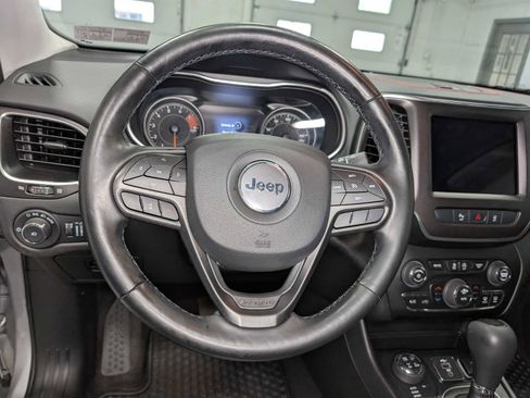 Used 2021 Jeep Cherokee Trailhawk AWD/4WD image 37