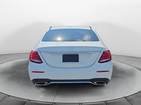 Used 2017 Mercedes-Benz E 300 4MATIC image 4
