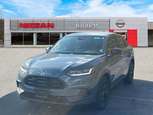 Used 2023 Honda HR-V Sport image 2