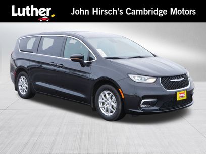 Used 2023 Chrysler Pacifica Touring