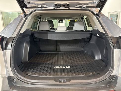 Used 2023 Toyota RAV4 XLE Premium image 13