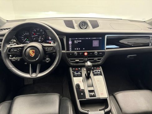 Certified 2024 Porsche Macan AWD/4WD image 29
