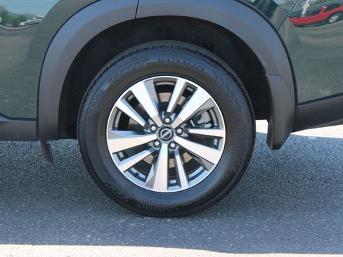 Used 2025 Nissan Pathfinder SL FWD image 17