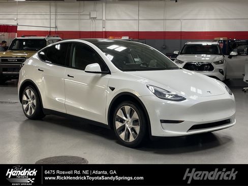Used 2021 Tesla Model Y Long Range image 1