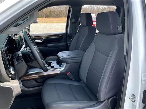 Used 2025 Chevrolet Silverado 2500 LT w/ Convenience Package image 22