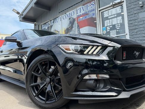 Used 2017 Ford Mustang GT w/ Black Accent Package RWD image 1