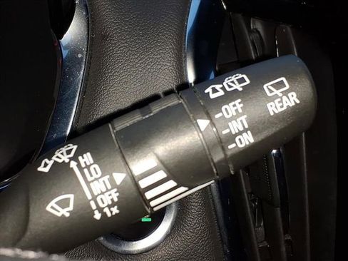 Used 2023 Chevrolet Traverse LT w/ LPO, Floor Liner Package image 28