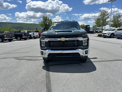 New 2026 Chevrolet Silverado 3500 LT w/ All Star Edition AWD/4WD image 2