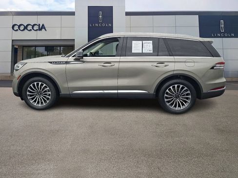 Used 2023 Lincoln Aviator AWD w/ Premium Package image 7