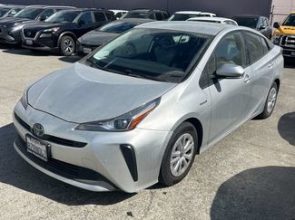 Used 2022 Toyota Prius LE FWD video 1