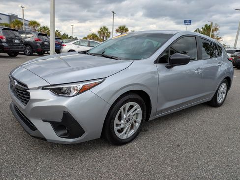 Certified 2025 Subaru Impreza 2.0i image 8