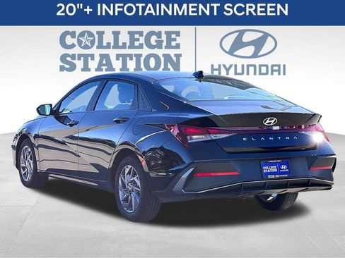 Used 2024 Hyundai Elantra SEL FWD image 6