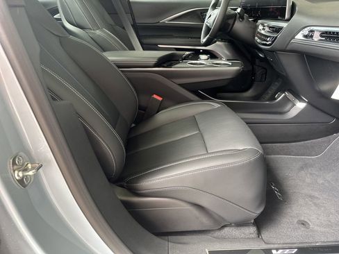 New 2026 Cadillac Lyriq V image 37