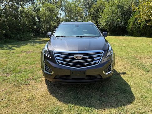 Used 2017 Cadillac XT5 Luxury w/ Driver Awareness Package FWD image 2