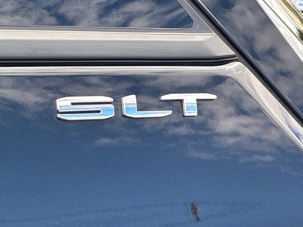 Used 2024 GMC Terrain SLT AWD/4WD image 39