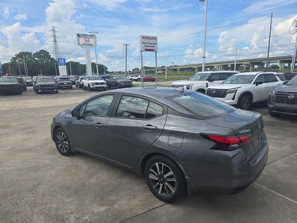 Used 2025 Nissan Versa SV w/ Trunk Package FWD image 4