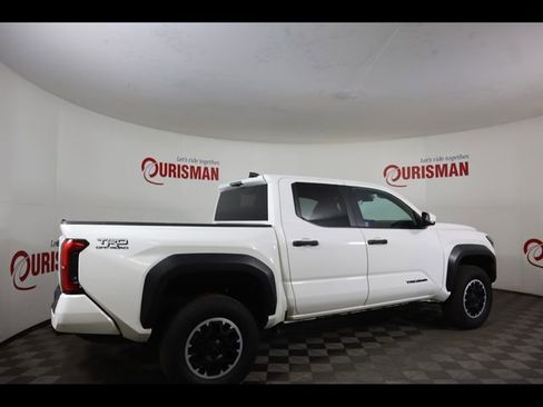 Used 2024 Toyota Tacoma TRD Off-Road image 15