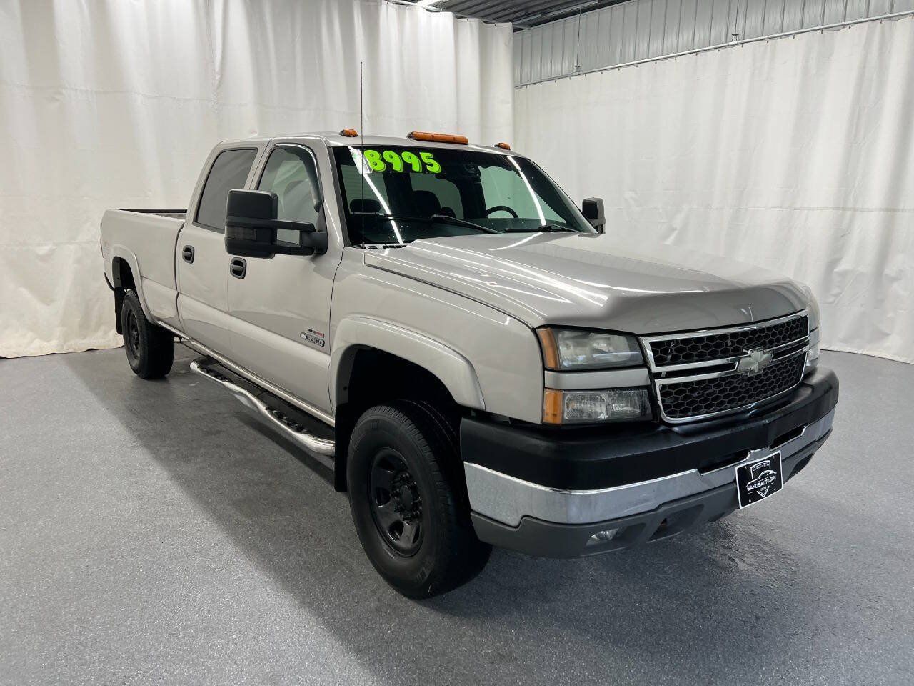 Used 2005 Chevrolet Silverado 3500 LS w/ Heavy-Duty Power Package AWD/4WD image 3