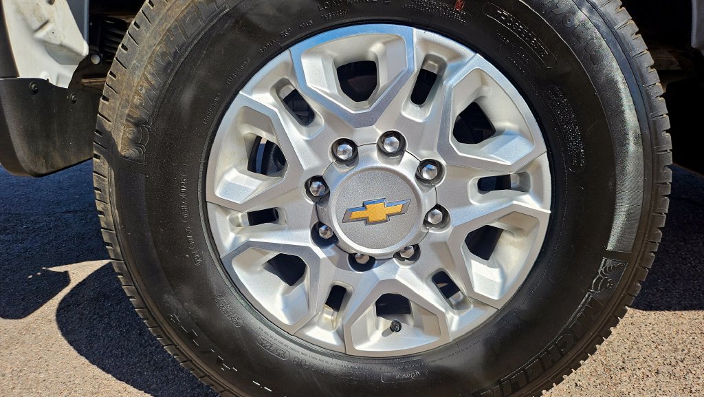 Used 2026 Chevrolet Silverado 3500 LT AWD/4WD image 15