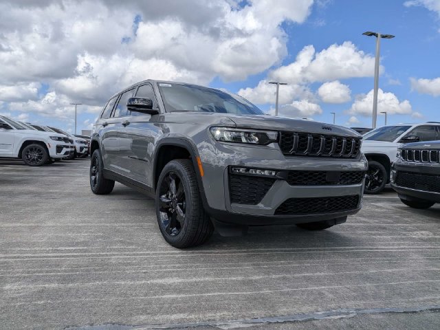 New 2027 Jeep Grand Cherokee Limited w/ Limited Altitude Package RWD image 2