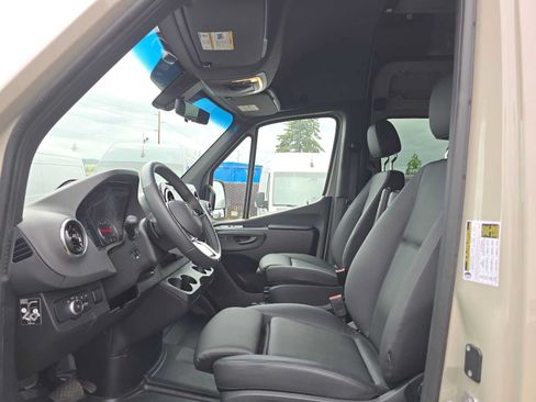 Used 2026 Mercedes-Benz Sprinter 2500 image 21