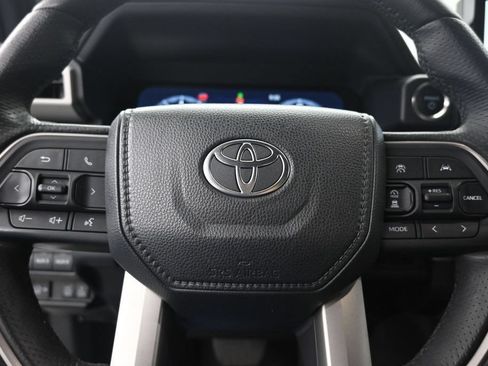 Used 2025 Toyota 4Runner Trailhunter AWD/4WD image 11