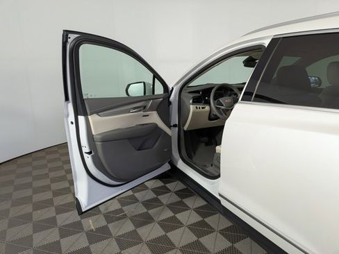 Used 2023 Cadillac XT5 Premium Luxury image 15