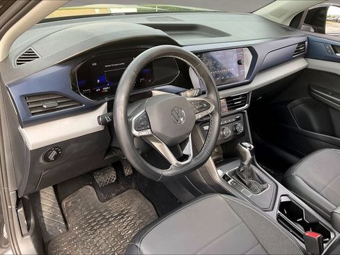 Used 2022 Volkswagen Taos SE FWD image 16