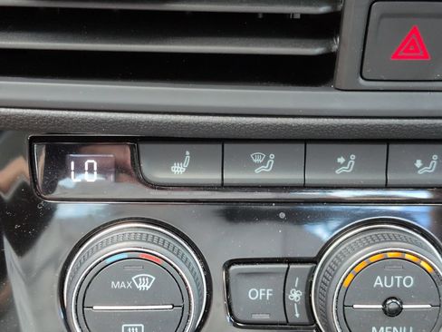 Used 2022 Volkswagen Jetta SE FWD image 23