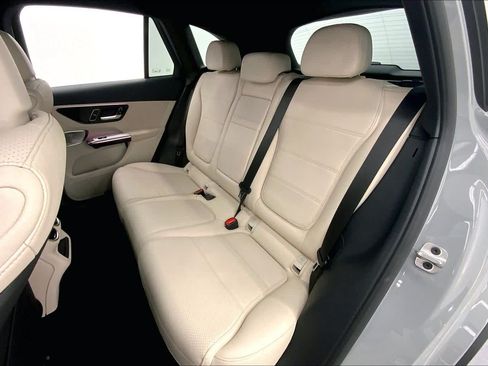 Used 2026 Mercedes-Benz GLC 300 image 17