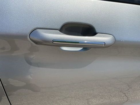 Used 2023 Ford Explorer Limited image 16