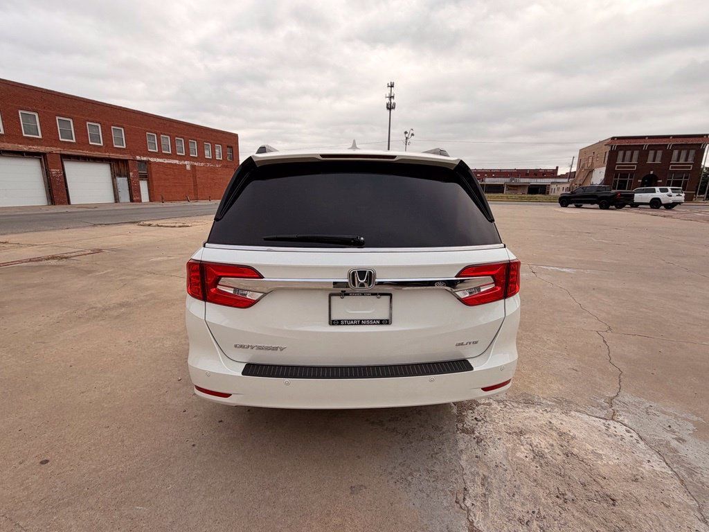 Used 2018 Honda Odyssey Elite image 4