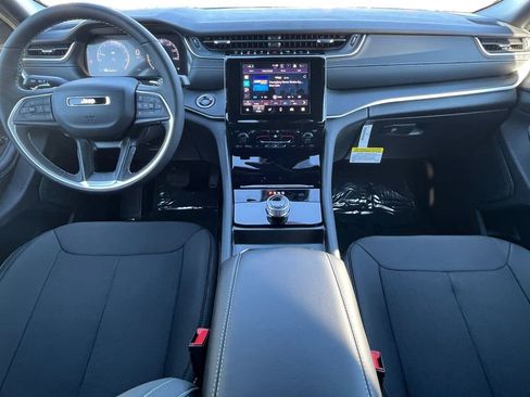 New 2025 Jeep Grand Cherokee Laredo image 20