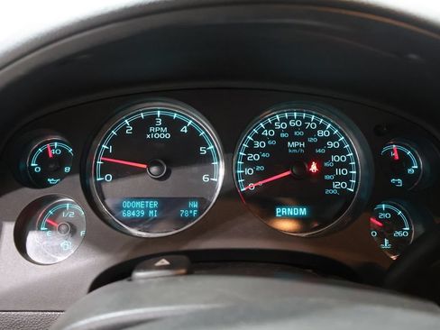 Used 2010 Chevrolet Avalanche LTZ AWD/4WD image 35