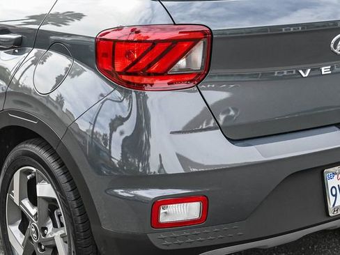 Certified 2025 Hyundai Venue SEL FWD image 8